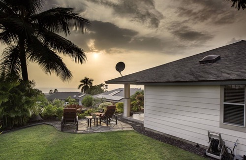 Kailua-Kona House | Hale Alaula - Ocean View: Private Home Near Kona Town w/Spa, AC, Spacious Lanai