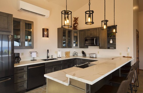 Keaau House | HALE HALE'AI OCEANFRONT AIR CONDITIONED SPECTACULAR with POOL