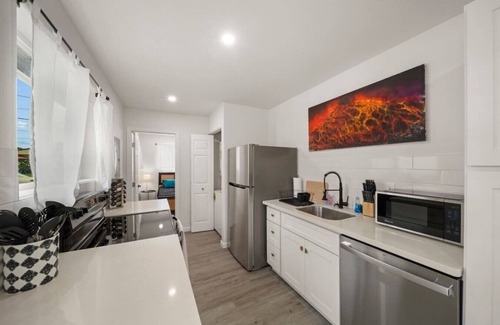 Hilo House | Hale Hideaway - 2 bed/1 bath