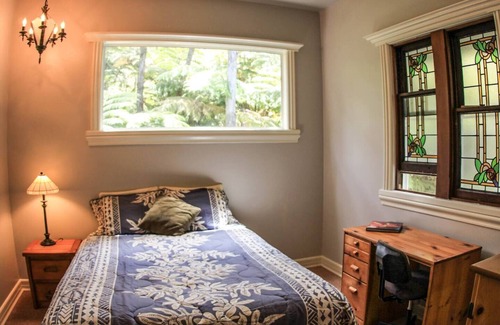 Volcano Ski Chalet | Hale Nahele - private chalet in Hawaiian rainforest near Volcano, Kilauea.
