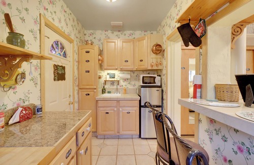 Downtown Reno Apartment | Half-mi to River Walk: 'river Cottage' in Reno