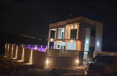 Sayq Ski Chalet | Half Moon Chalet شالية نصف القمر