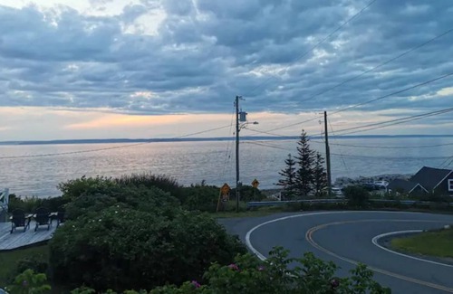 Hall's Harbour House | Halls Harbour BEACH HOUSE Cottage
