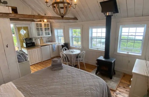 Hall's Harbour House | Halls Harbour BEACH HOUSE Cottage