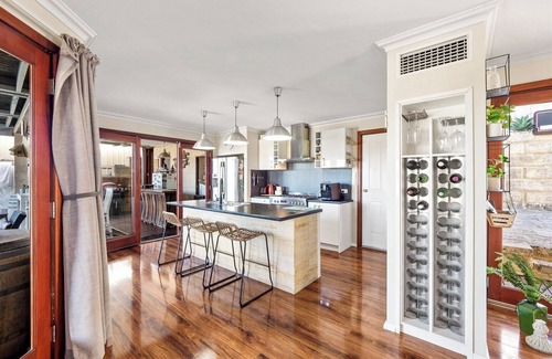 Halls Head House | Halls Head Hideaway with Pool – Near Beach & Town