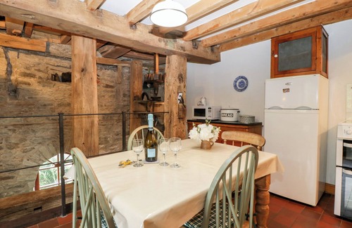 Huntington Cottage | HALLS MILL, pet friendly, with open fire in Huntington, Herefordshire