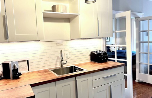 Perth Apartment | Hamburg - Stylish Heritage property with Park View