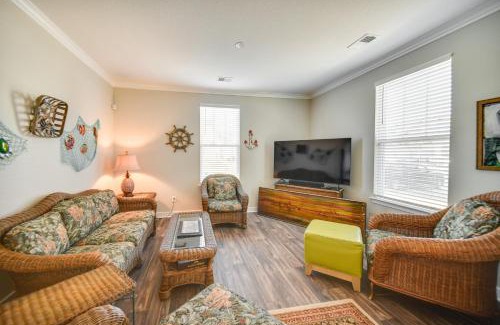 Hampton Apartment | Hampton Condo, Close to Beaches!