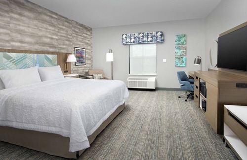 Chelsea Hotel | Hampton Inn Boston Logan Airport Chelsea