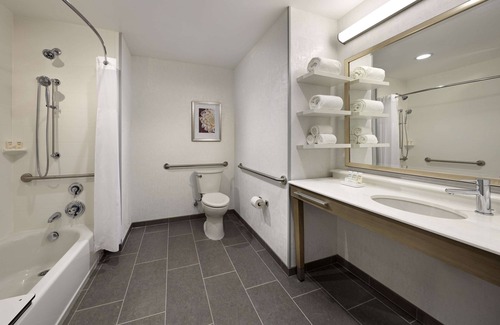 Harbor Hotel | Hampton Inn Long Beach Airport