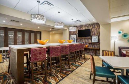 Newport Hotel | Hampton Inn Newport