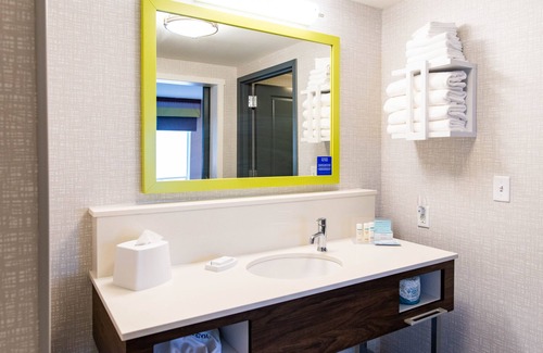 Paris Hotel | Hampton Inn Paris