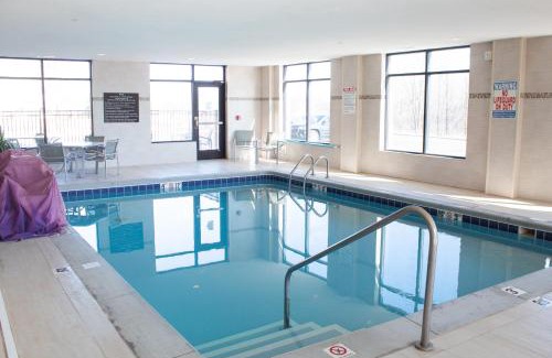 Big Rapids Hotel | Hampton Inn & Suites Big Rapids, Mi