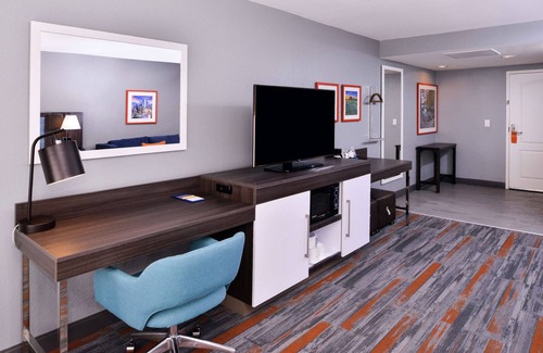 Frisco Hotel | Hampton Inn & Suites Legacy Park-Frisco