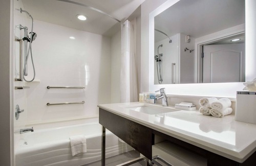 Frisco Hotel | Hampton Inn & Suites Legacy Park-Frisco