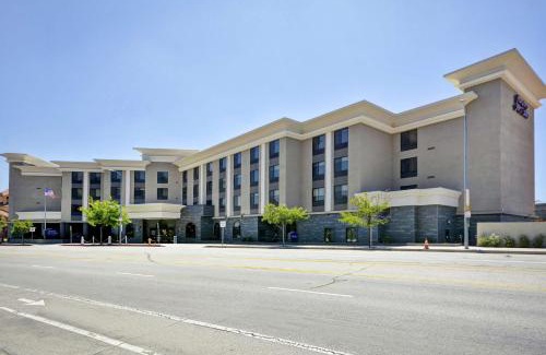 Burbank Hotel | Hampton Inn & Suites Los Angeles Burbank Airport