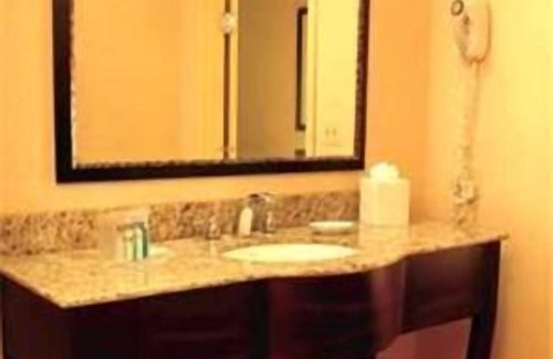 New Castle Hotel | Hampton Inn & Suites New Castle