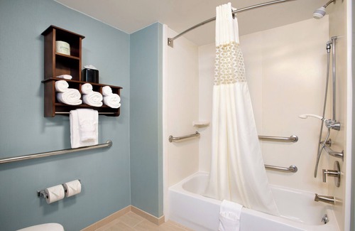 Pine Island Hotel | Hampton Inn & Suites Outer Banks/Corolla