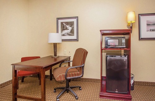 Kodak Hotel | Hampton Inn & Suites Sevierville @ Stadium Drive