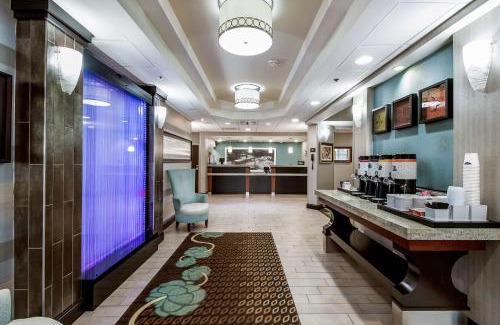 Columbus Hotel | Hampton Inn West