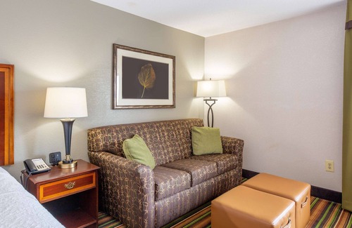 Winston - Salem Hotel | Hampton Inn Winston-Salem Hanes Mall