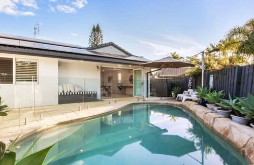 Robina House | Hampton Style Luxury House Private Pool Robina