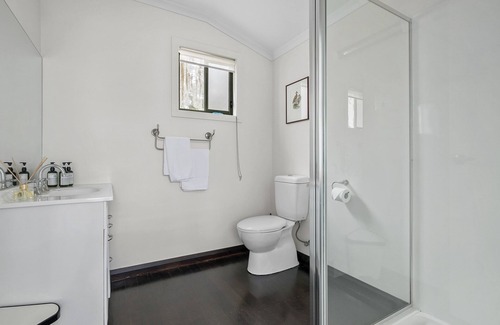 Rocky Hills Apartment | Hamptons on the Bay - 2 Bedroom Cabin