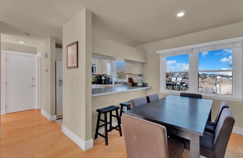 Hampton Bays House | Hamptons Waterfront With Private Beach & Pool
