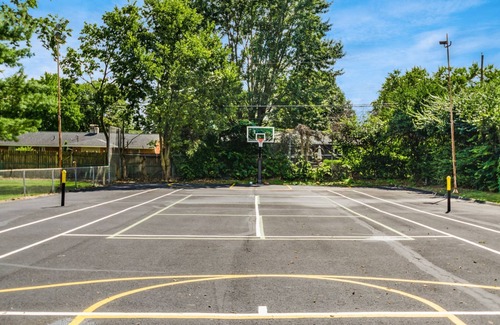 Northwest Columbus Apartment | Hancock Park Apartment - Riverside & OSU - 1BR with Parking