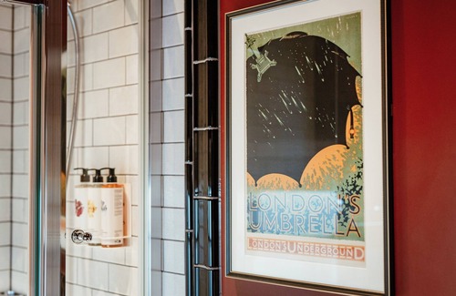 West Kensington Bed & Breakfast | Hand & Flower