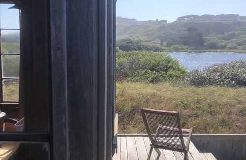 Bandon Cottage | Handbuilt Beach Cottage on the South Jetty Estuary