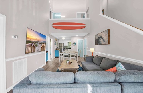 Surfside Beach House | Hang Loose Haven - Beach n Golf Getaway w Pool