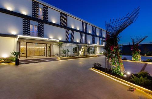 Teverola Hotel | Hangar Hotel