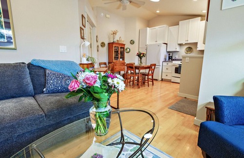 Historic Railroad District House | Hanna's House | 1 block to downtown!