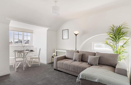 Exeter Apartment | Hansdon Place by Staytor Accommodation