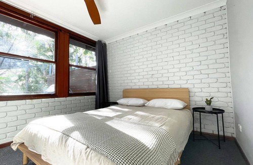 Wooloweyah House | Hansha House