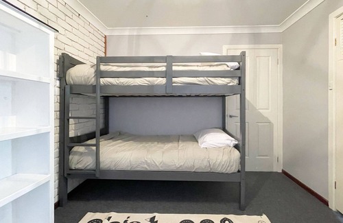 Wooloweyah House | Hansha House