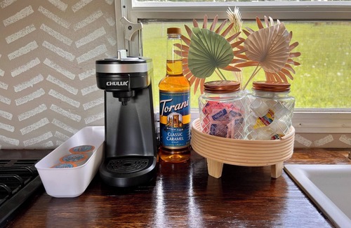 Candler House | Happy Hide-Away Camper{18 minutes to Downtown AVL}