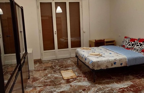 Historic Center Apartment | HAPPY HOME 7 minutes walk from train station