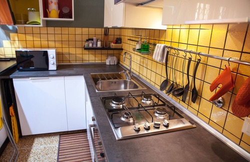 San Donato Apartment | HAPPY HOME BOLOGNA Cozy, quiet, Close to CITY CENTER and EXHIBITION, AC, WiFi