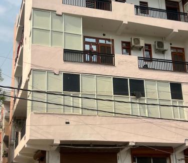 Delhi Hotel | Happy star hotel