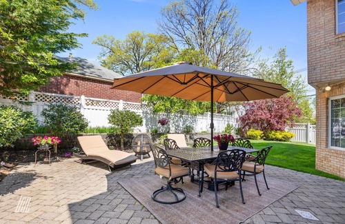 Fort Lee House | Happy Stay - Charming 4-bedroom house with WiFi, AC in lovely Fort Lee