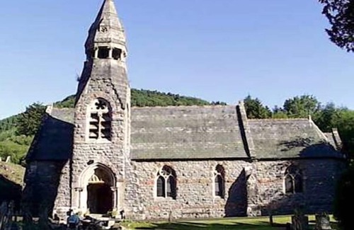 Abbey-Cwmhir Cottage | HAPPY UNION STABLES, pet friendly, with a garden in Abbeycwmhir