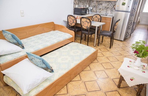 Haraki Apartment | Haraki Dream View, two steps from the sea. Α Family friendly resort.