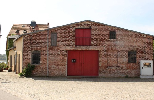 Wolgast Apartment | Harbor Barn Vacation Rental - Barn