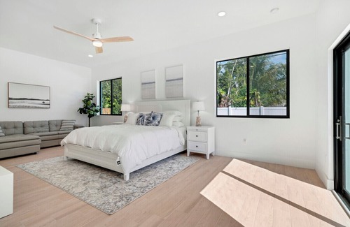 Sugar Sands House | Harbor by the Beach - Cozy renovated home steps away from the Beach!