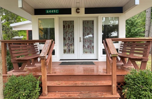 Sawyer Cottage | Harbor Country Cottage with private beach access