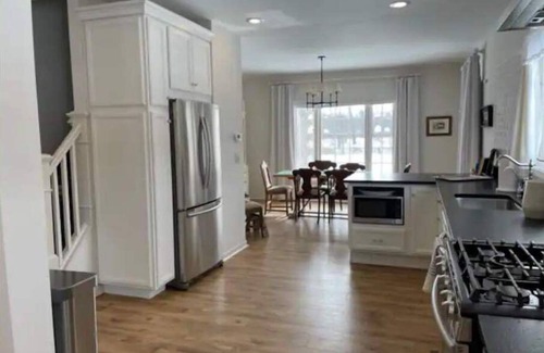 La Porte House | Harbor Country Farmhouse w/games, fire-pit, volleyball, badminton and more