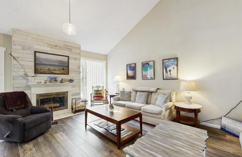 Harbor Springs Apartment | Harbor Cove #9