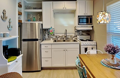 Fulton Condo | Harbor Lights Cottages 3 | Walk to Fulton Harbor!